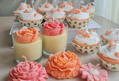  different canldes in cupcake shape